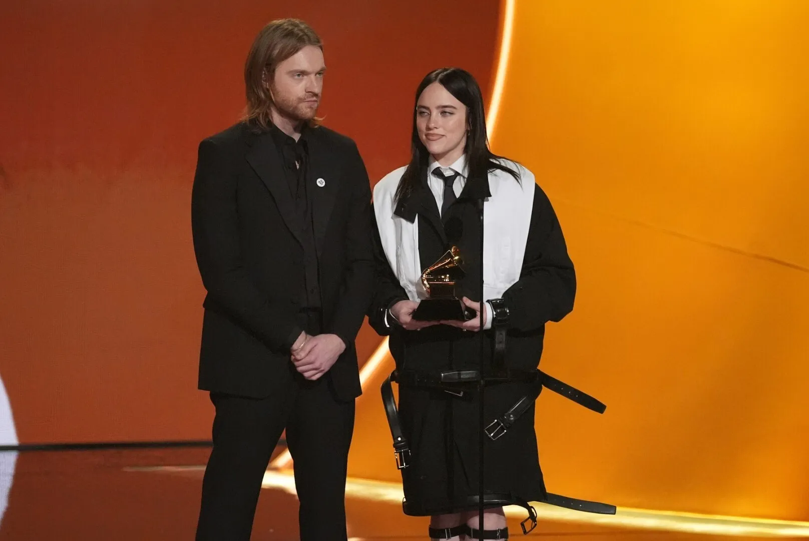 Billie Eilish a denunţat ICE pe scena Premiilor Grammy: „Nimeni nu este ilegal pe un teritoriu furat”