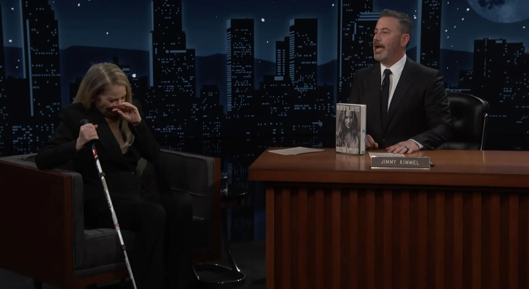 Dramatica poveste a Christinei Applegate: O boală gravă o ține la pat. Aproape că nu se mai poate mișca