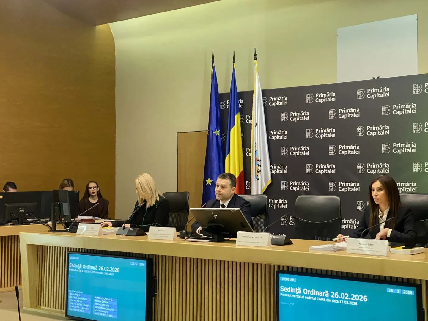 Ciucu taie parcările gratuite pentru 6.000 de ziariști. Mulți alți beneficiari sunt vizați de măsură