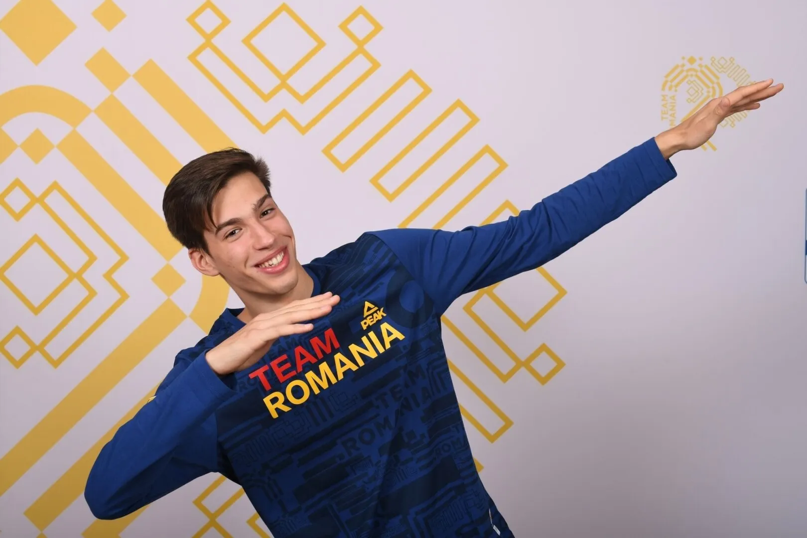 Daniel Cacina s-a clasat pe locul 46 la sărituri cu schiurile pe trambulina normală la JO de iarnă