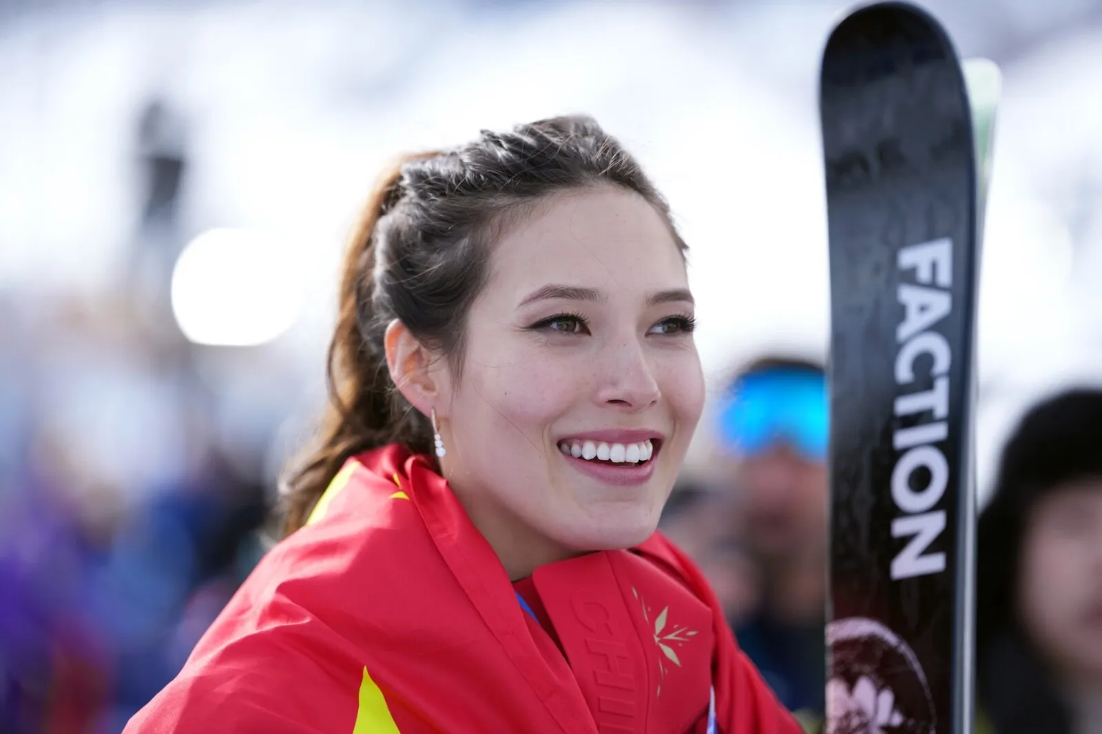 Eileen Gu câștigă argintul olimpic la big air, la Livigno