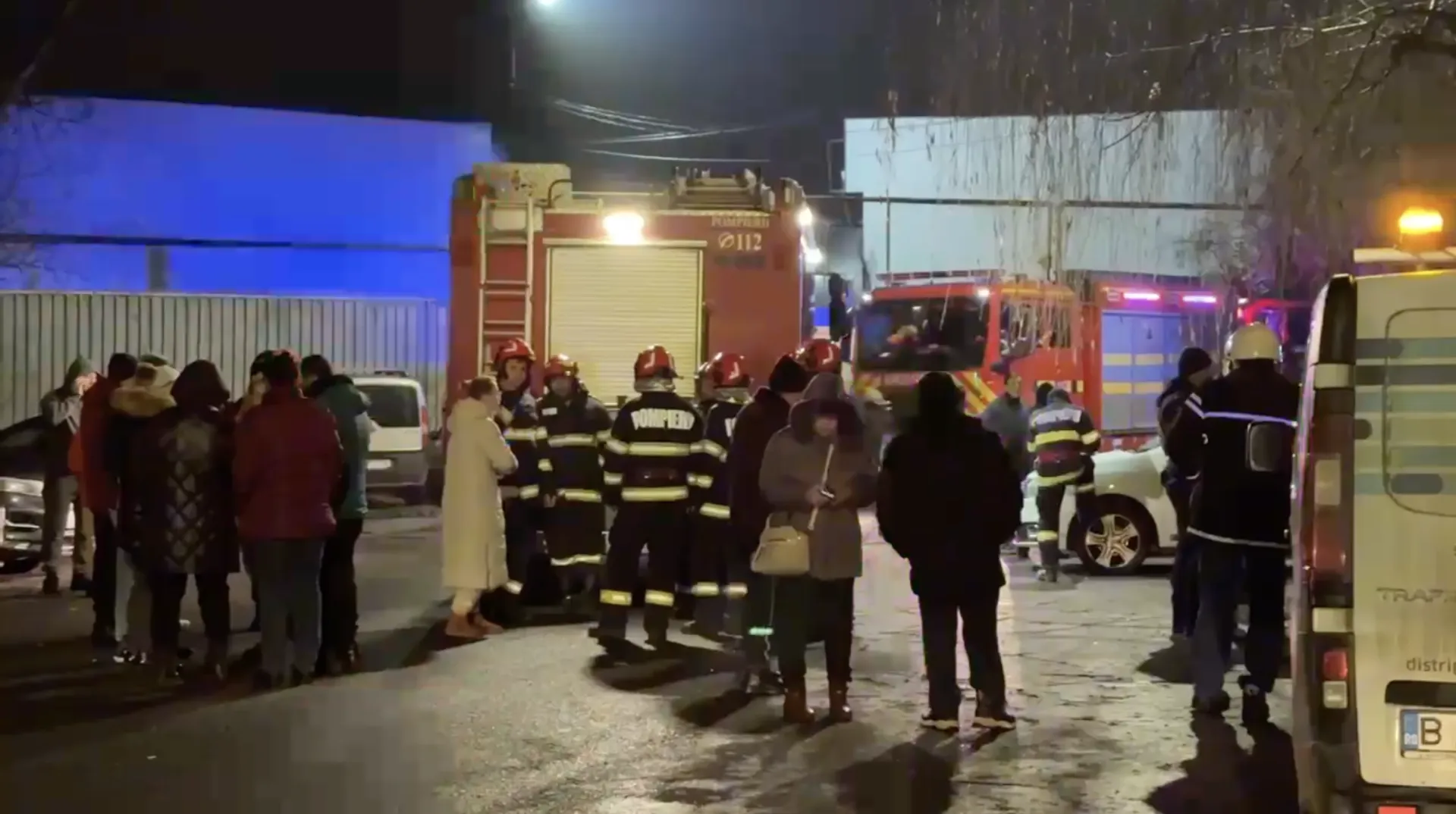VIDEO Explozie într-o garsonieră din Chitila: Două persoane rănite și 40 de evacuați