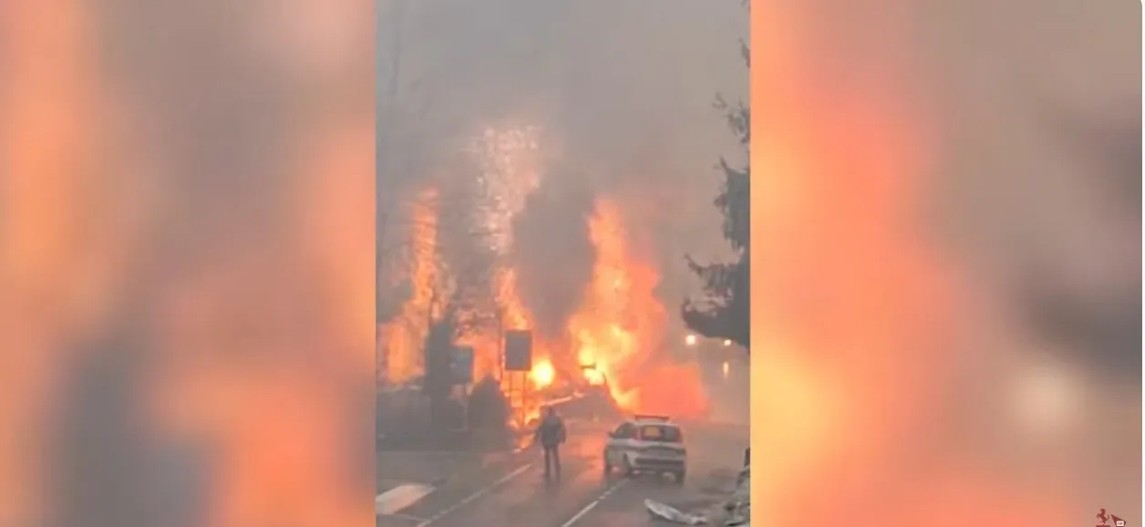 VIDEO Imagini spectaculoase: un camion încărcat cu butelii de oxigen a explodat în Italia
