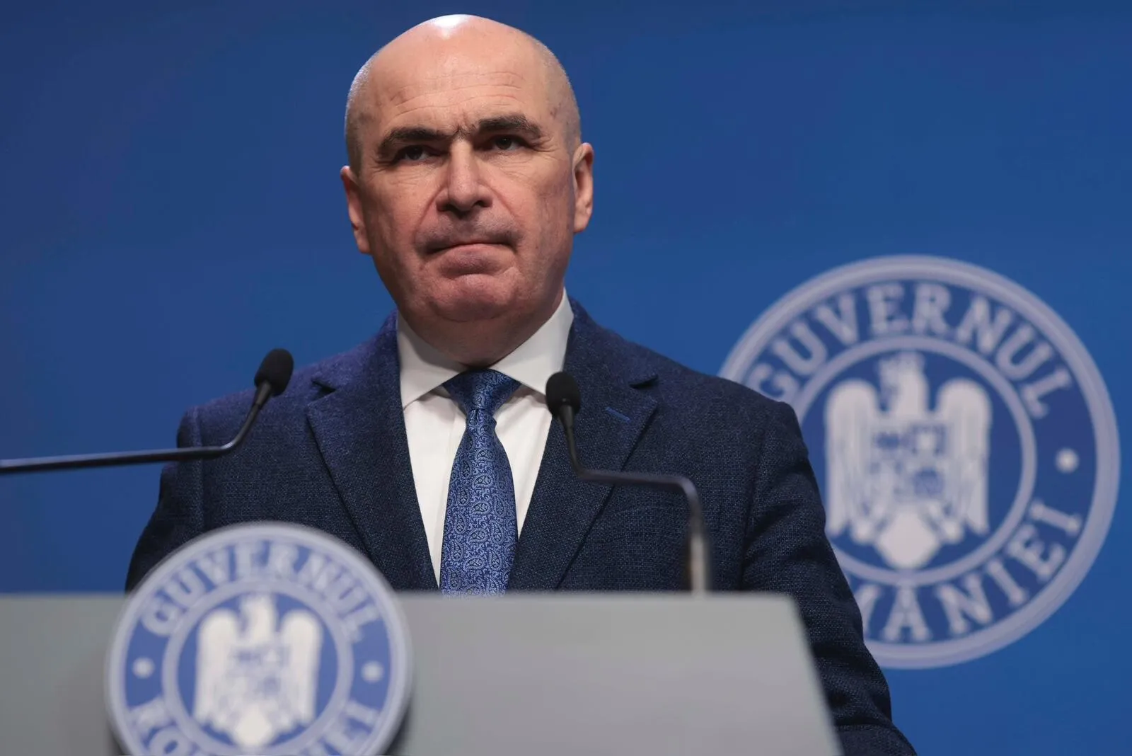 SURSE Bolojan pune presiune pe judecătorii CCR: Guvernul a trimis scrisoare pentru a urgenta un verdict pe Legea pensiilor magistraților