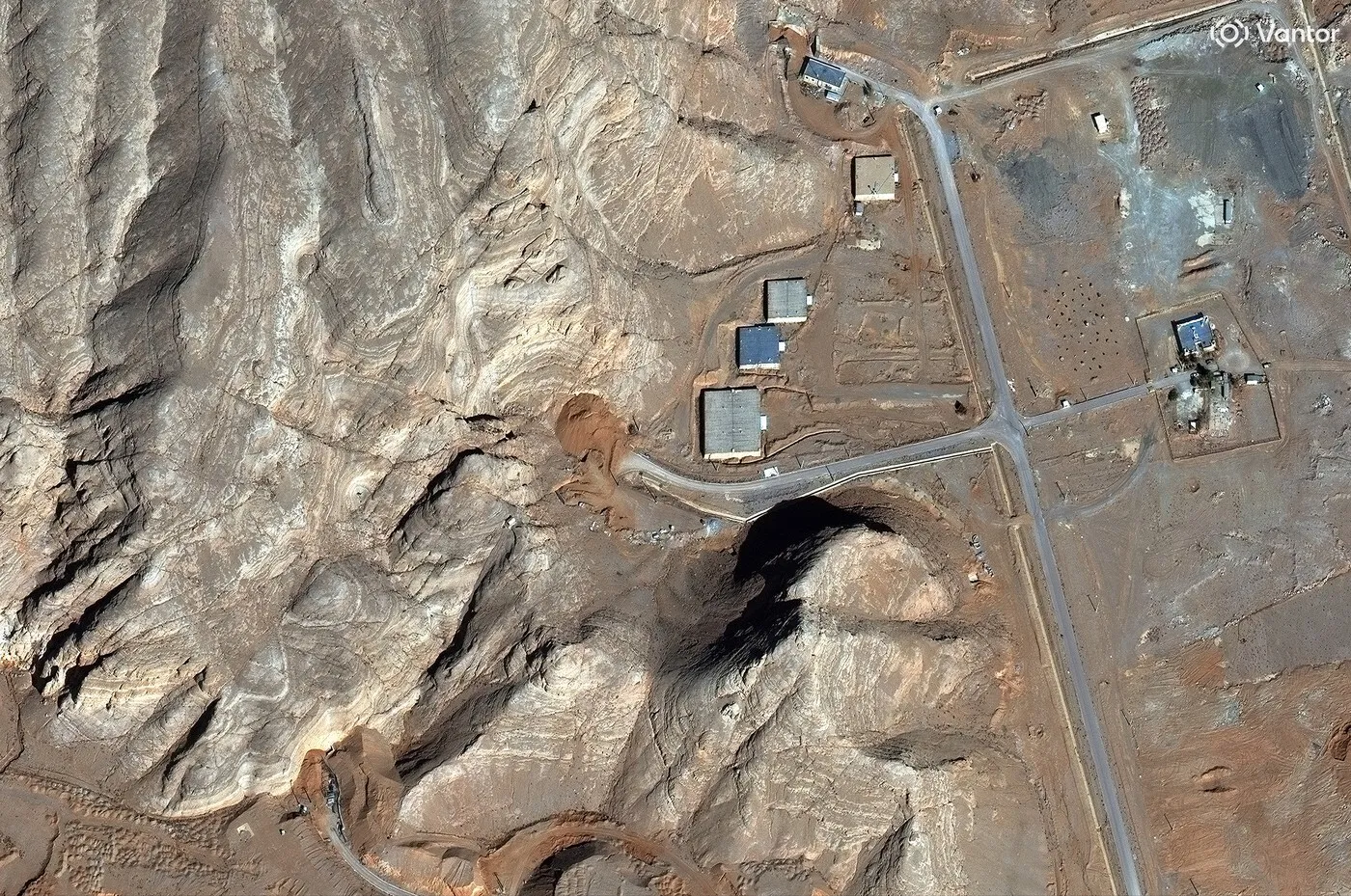 Iranul se pregătește de o coliziune puternică cu SUA: Au îngropat instalațiile nucleare, în timp ce americanii au trimis avioanele de luptă