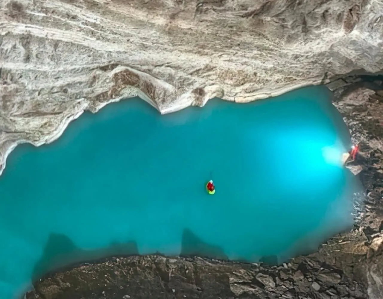 În Europa a fost descoperit cel mai mare lac subteran din lume: e foarte bogat în minerale și e la peste 100 m adâncime