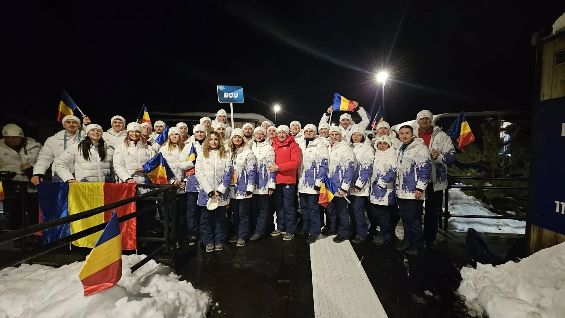 VIDEO Sportivii români au defilat la ceremonia de deschidere a JO de iarnă Milano Cortina