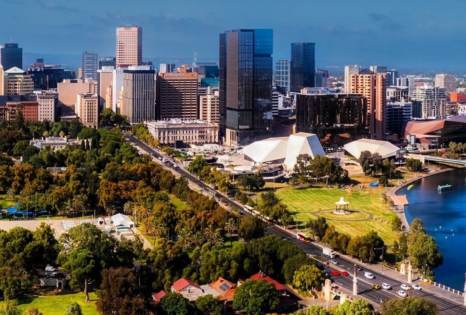 Schimbare în Moto GP. Marele Premiu al Australiei se va muta pe un circuit stradal, la Adelaide