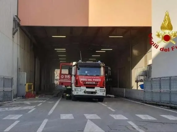 Inginer român, mort după ce a fost strivit de o placă de metal, într-o fabrică din Milano; alt român, în stare critică