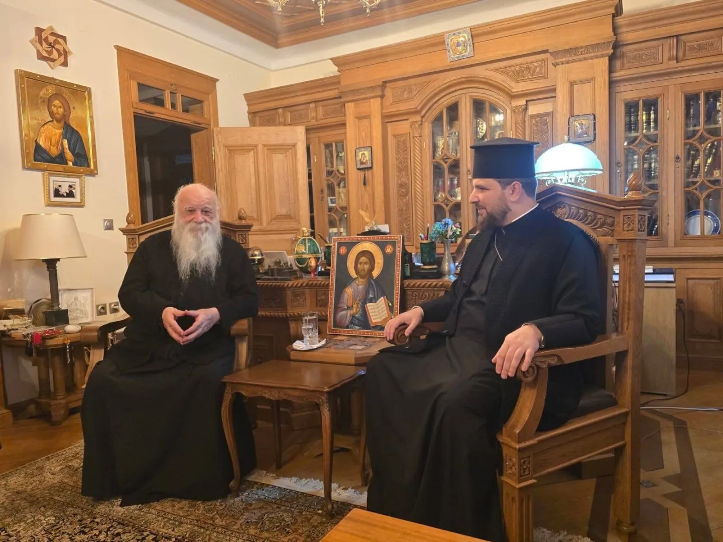 FOTO Arhimandritul Serafim Baciu s-a dus la Mănăstirea Xenofont și a pus la punct ultimele detalii legate de aducerea, la Mănăstirea Pantocrator, a Capului Sfântului Mare Mucenic Gheorghe