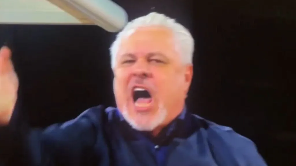 VIDEO Marius Șumudică, criză de nervi la ultimul meci. Și-a luat la rost și secunzii: Penalty, roșu, tot!