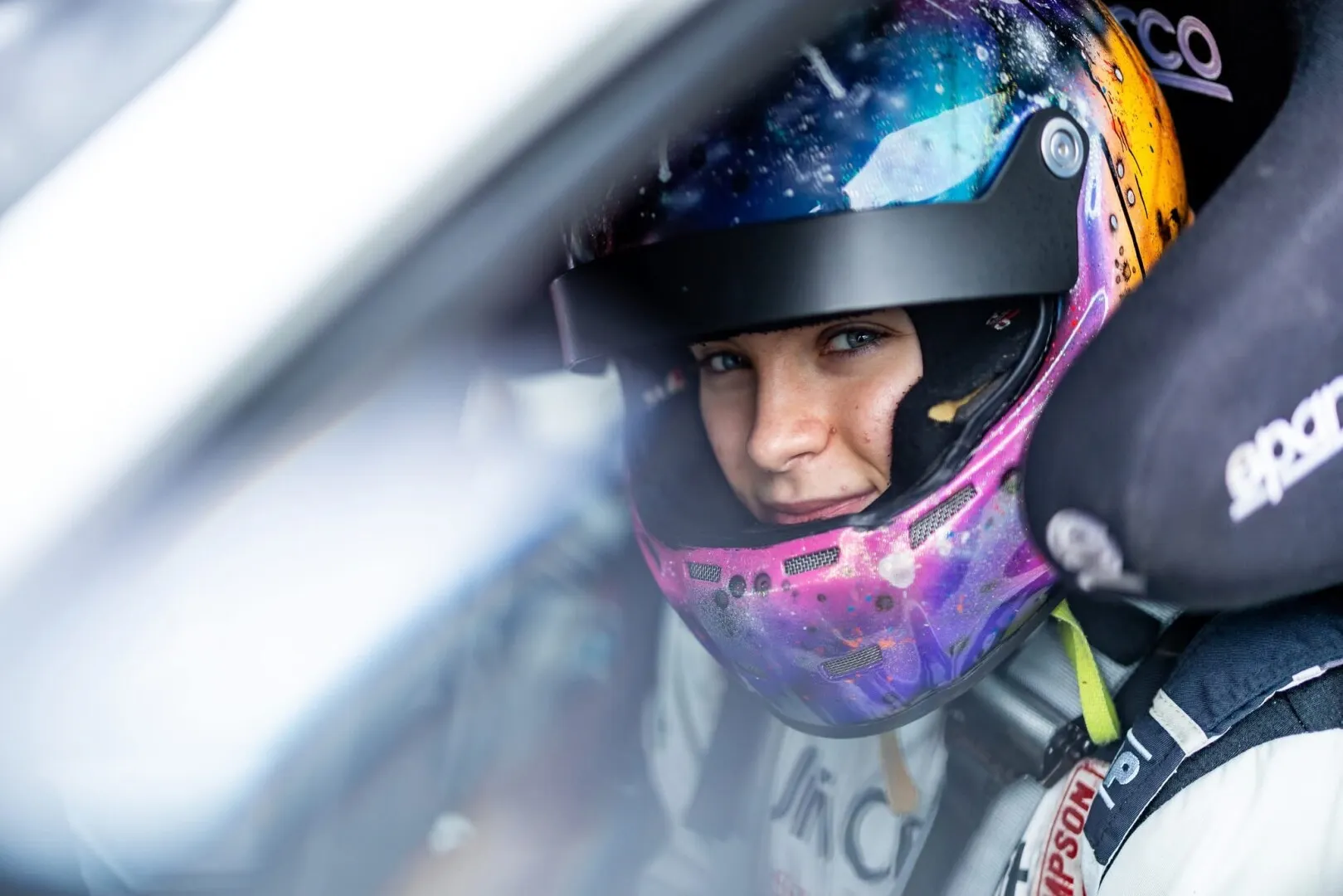 Alexandra Teslovan, de la shooting direct în infernul Europeanului de Raliuri