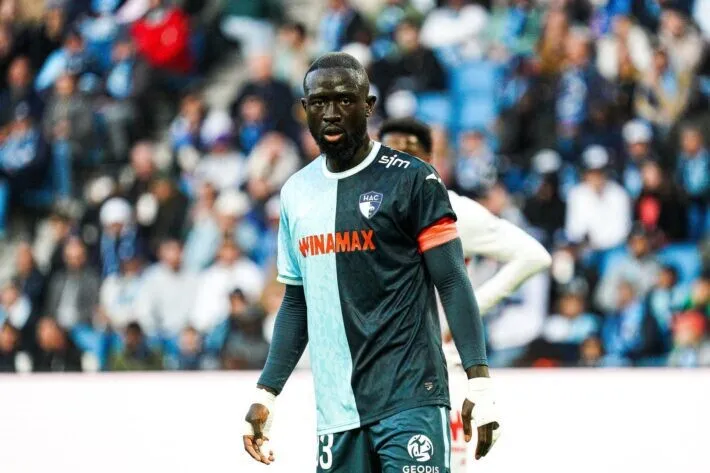 Sevilla FC încheie transferul cu fundașul Arouna Sangante, pe termen lung