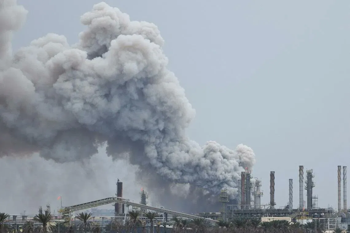 VIDEO Americanii sunt suspectați că ar fi lovit Bahrainul, stat aliat SUA: Explozia a rănit zeci de civili și a distrus locuințe