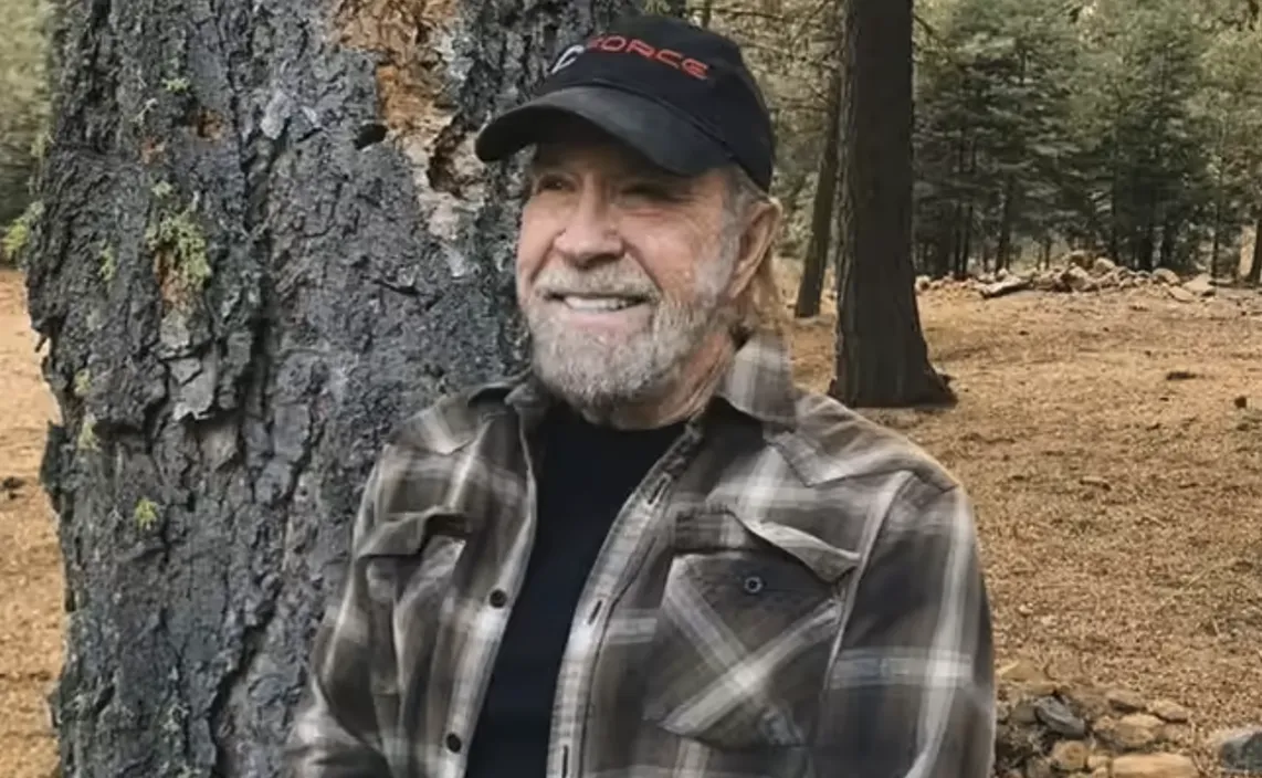 Chuck Norris, internat de urgență la un spital din Hawaii. Cum se simte actorul