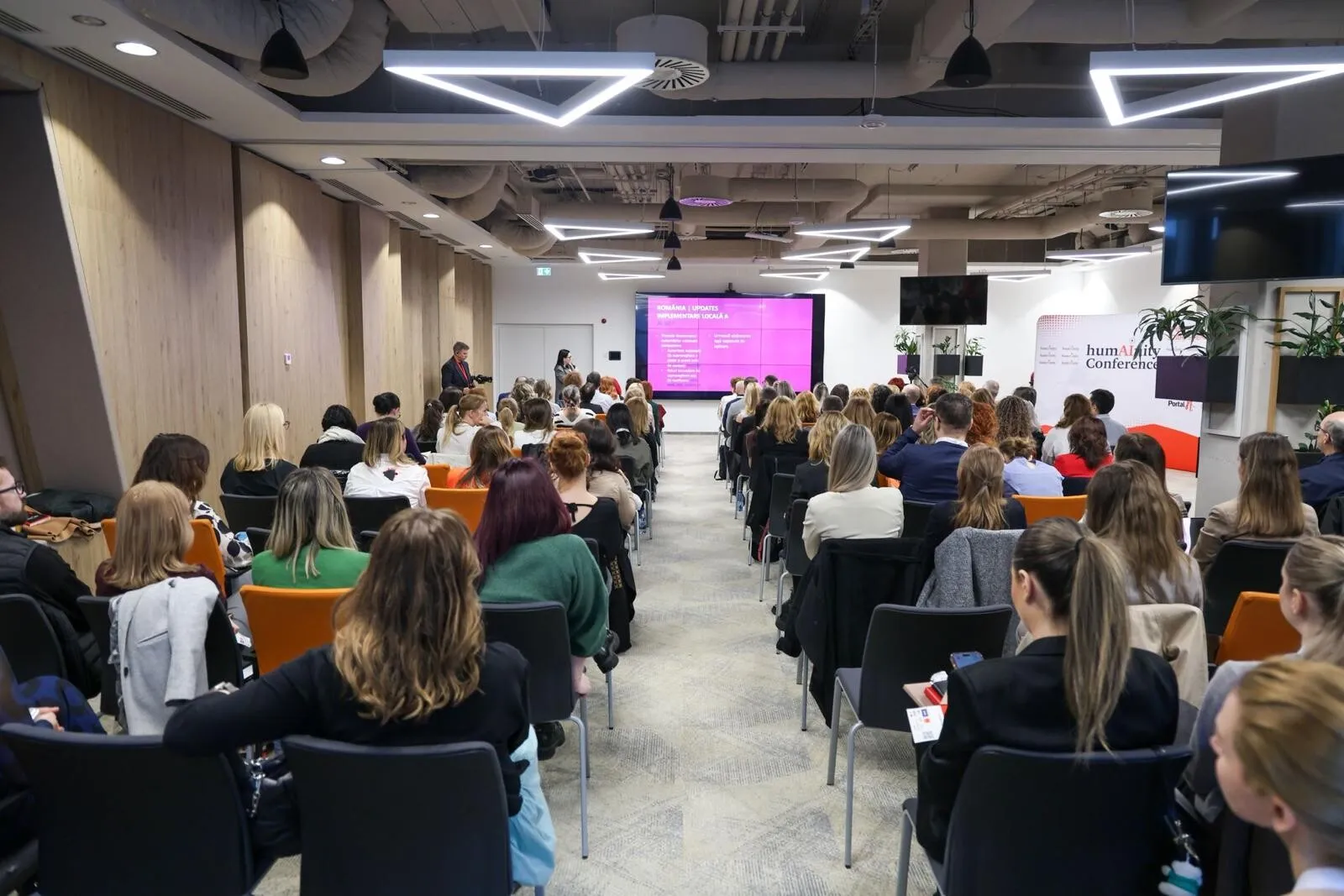 HumAInity 2026: „Inteligența artificială nu înlocuiește omul, dar schimbă radical regulile jocului 9% din populația României nu deține deloc competențe digitale”