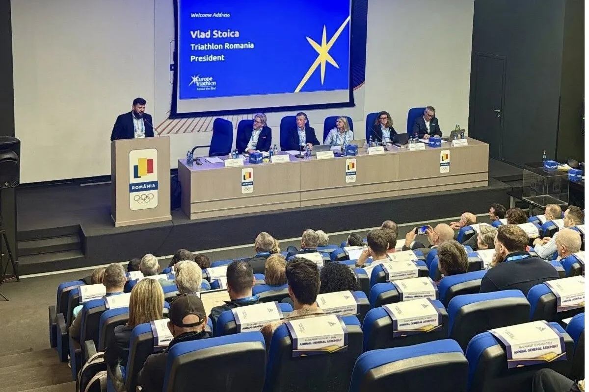 Triatloniștii, exemplu pentru fotbaliști. România a învins Turcia la București