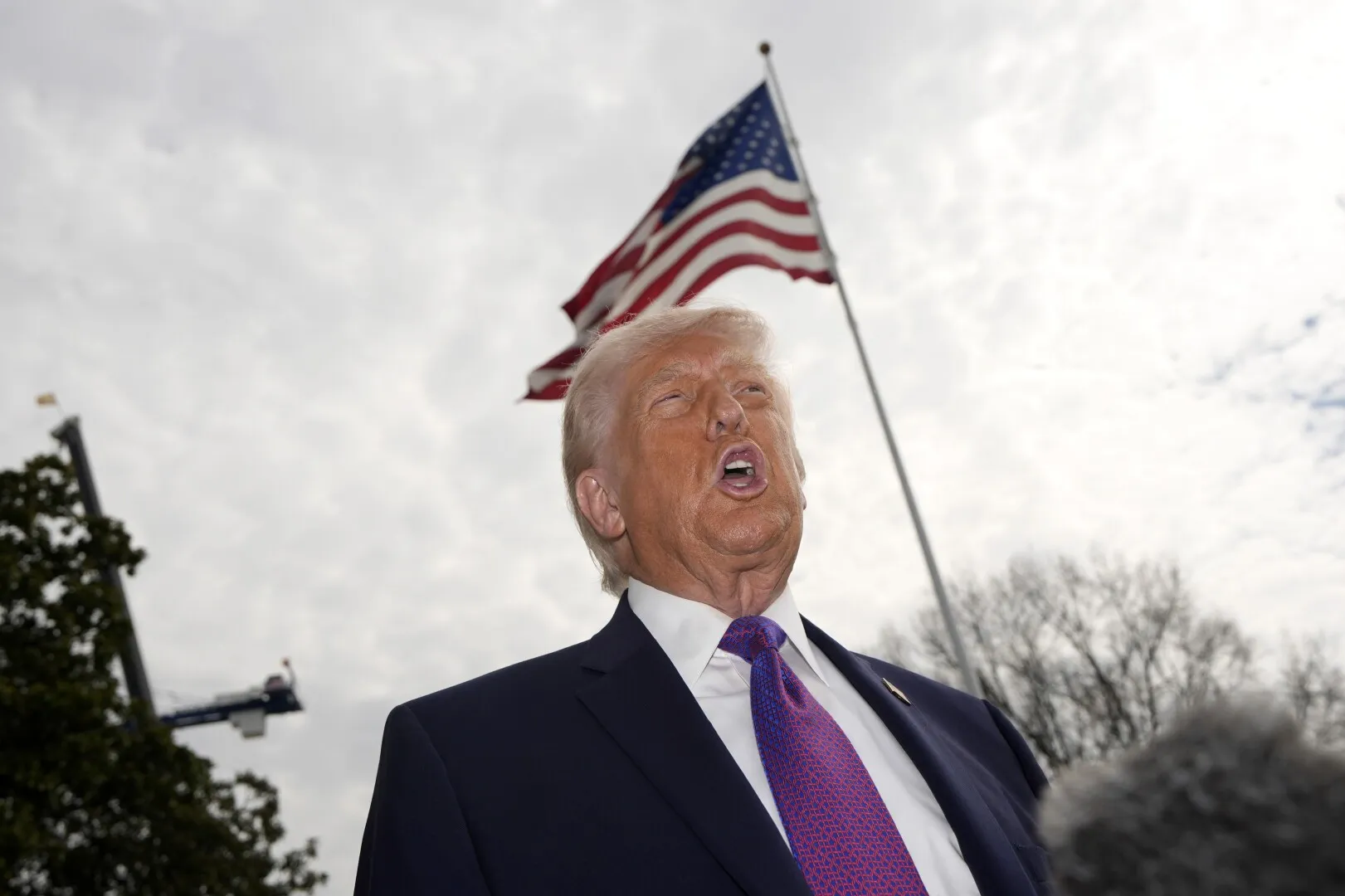 VIDEO Donald Trump s-a dus în fața alegătorilor și a anunțat că a câștigat războiul din Iran: Imediat iranienii au lansat atacuri puternice pentru a-l contrazice