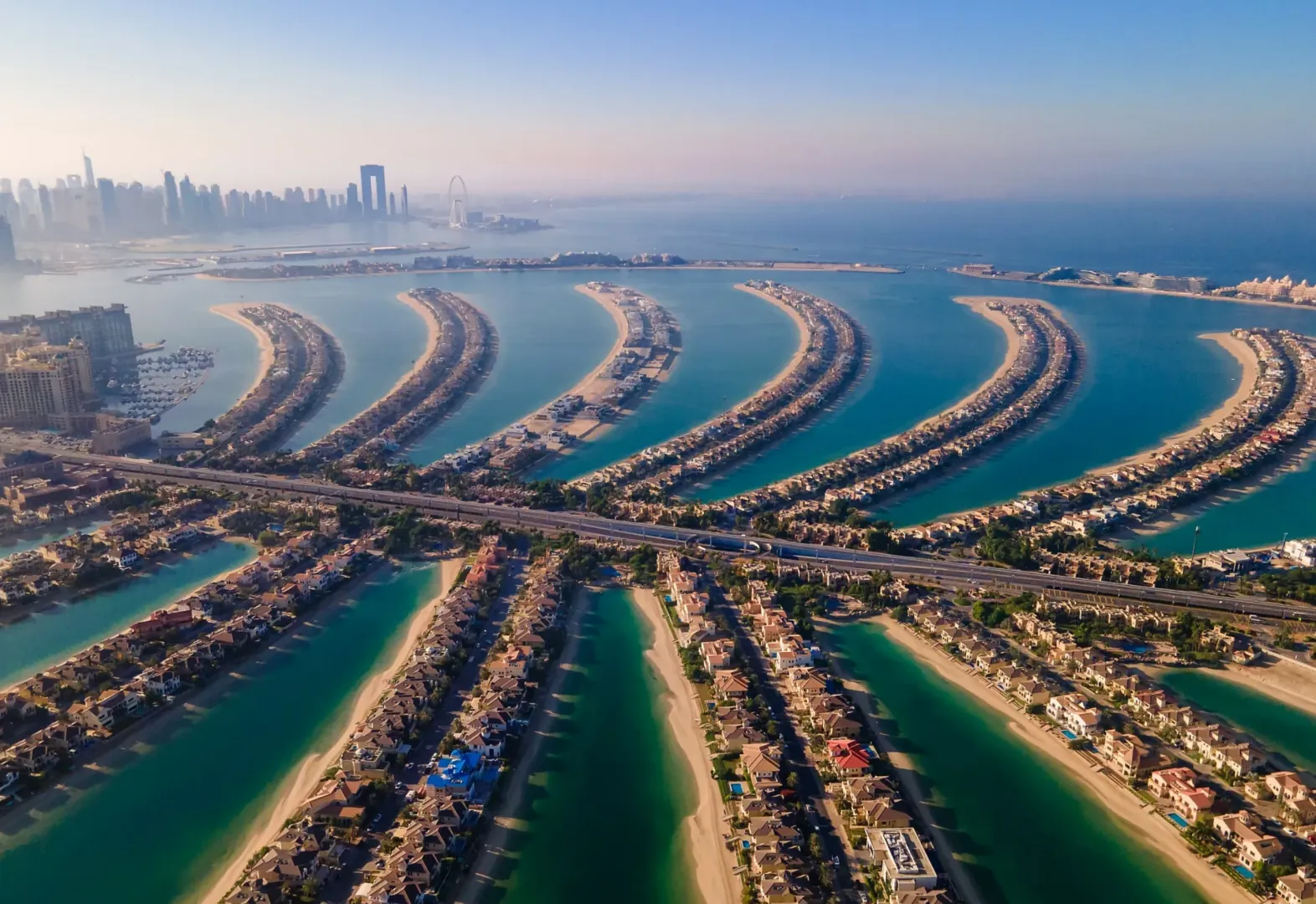 Prăbușirea unei iluzii numită Dubai: când rachetele bat realitatea mincinoasă a influencerilor plătiți