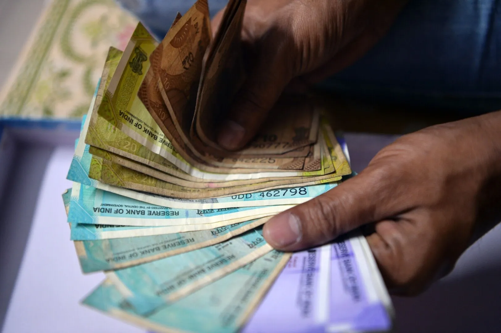 Războiul din Iran: câștigătorii și pierzătorii pe piața valutară - Analiza Ebury