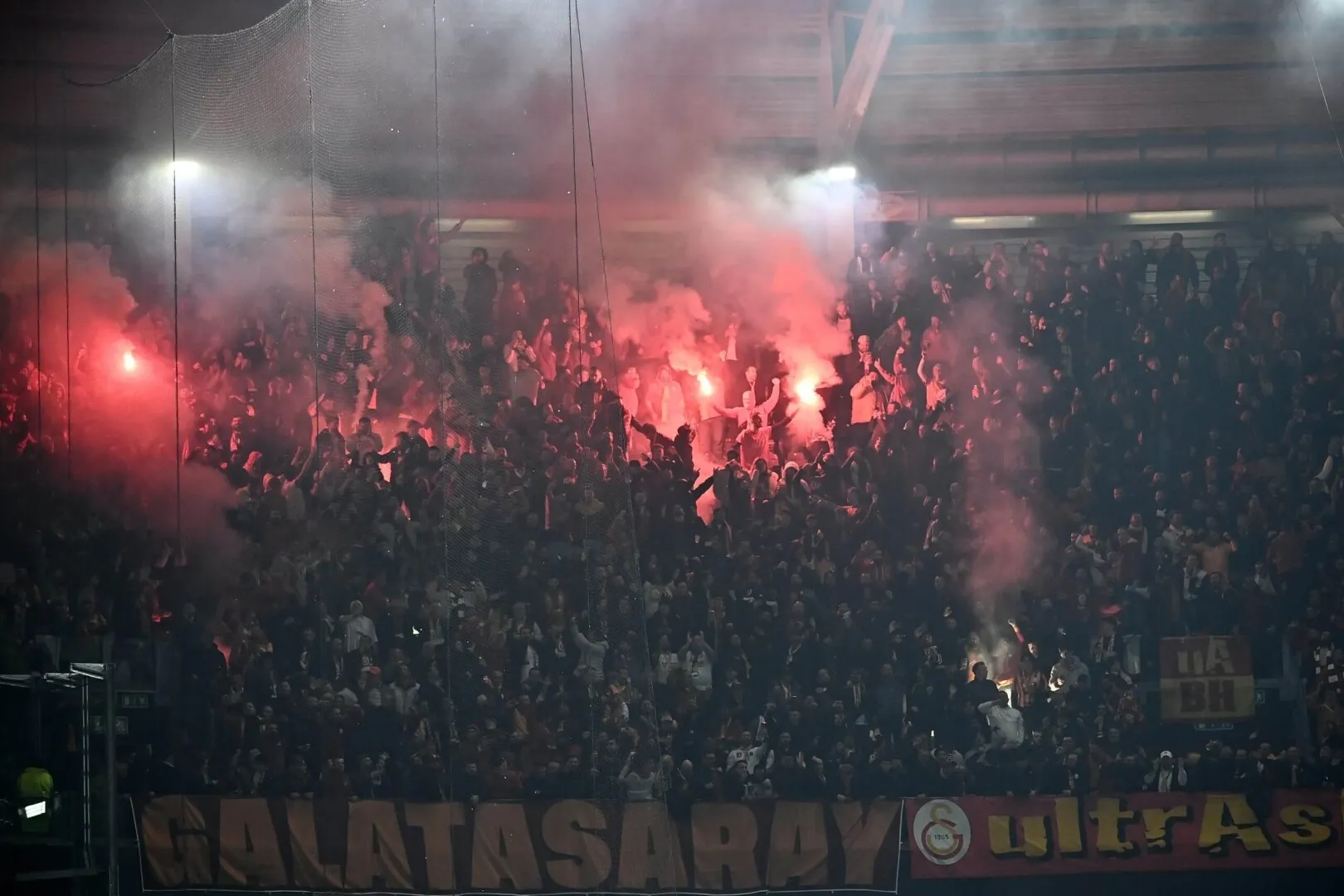 UEFA a luat decizia. Galatasaray, fără fani la meciul cu Liverpool din Liga Campionilor