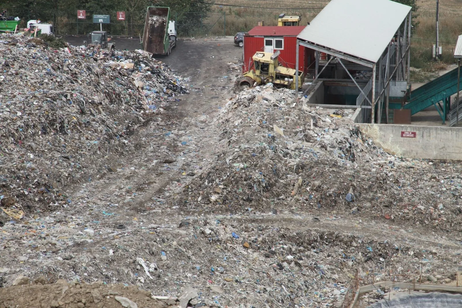 Garda de Mediu cere un nou plan național pentru deșeuri. Ce se întâmplă, de fapt, cu ele