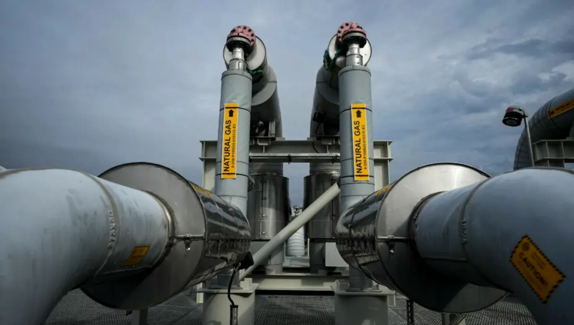 UE intră în panică: Stocurile de gaze scad drastic, iar prețurile riscă să explodeze