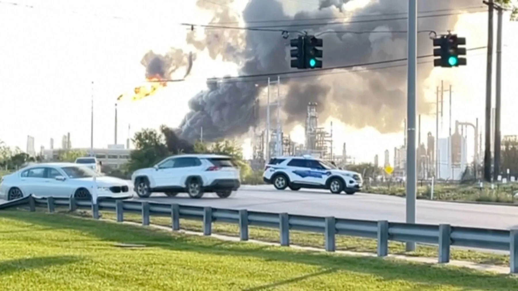 Explozie la o rafinărie de petrol din Texas