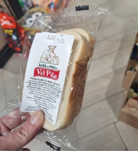 Primele semne ale sărăciei. A apărut "pâinea la felie" în supermarketuri, înainte de tradiţionala felie de cozonac de Paşte