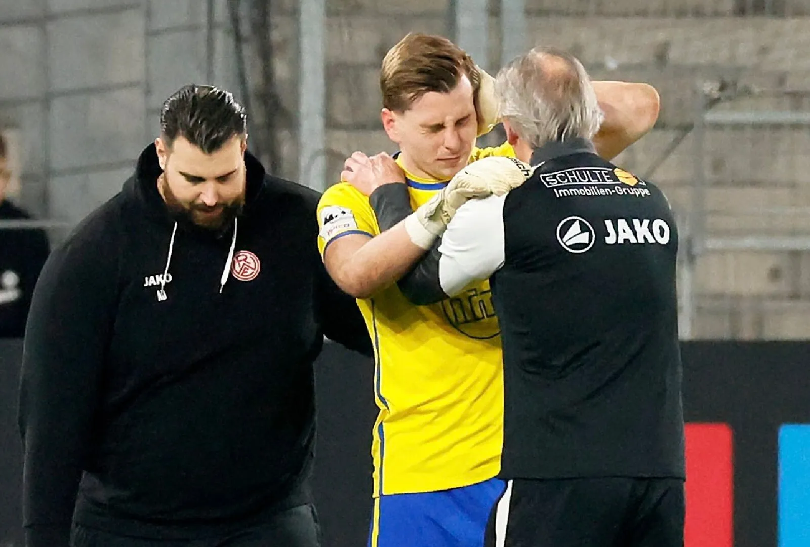 Un portar al unei echipe din liga a treia germană, rănit de o petardă