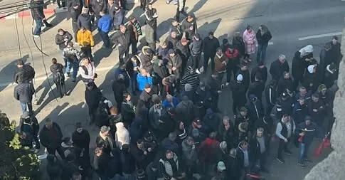 VIDEO Protest la Complexul Energetic Oltenia: 1.500 de oameni vor fi dați afară - Poliția a intervenit de urgență la fața locului