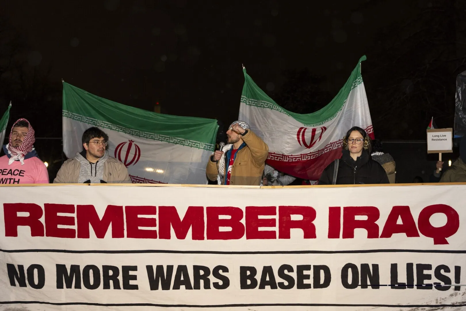 Proteste paşnice în SUA. Oamenii condamnă operaţiunea militară împotriva Iranului