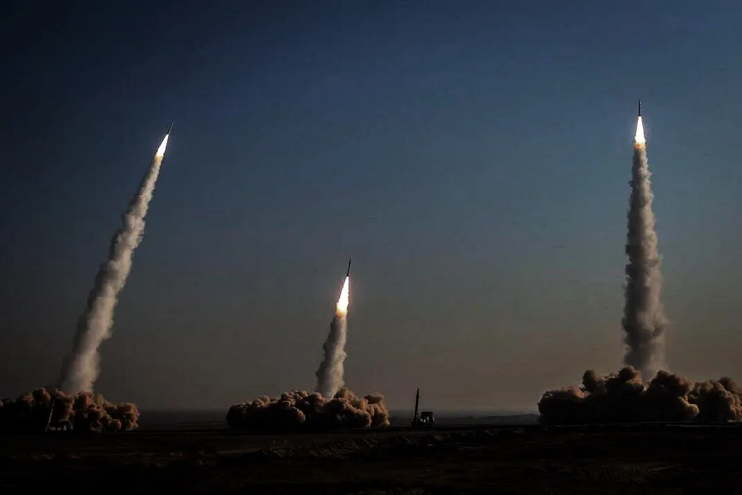 Iranul a dezlănțuit iar infernul rachetelor asupra Israelului și a mai multor state din regiunea Golfului