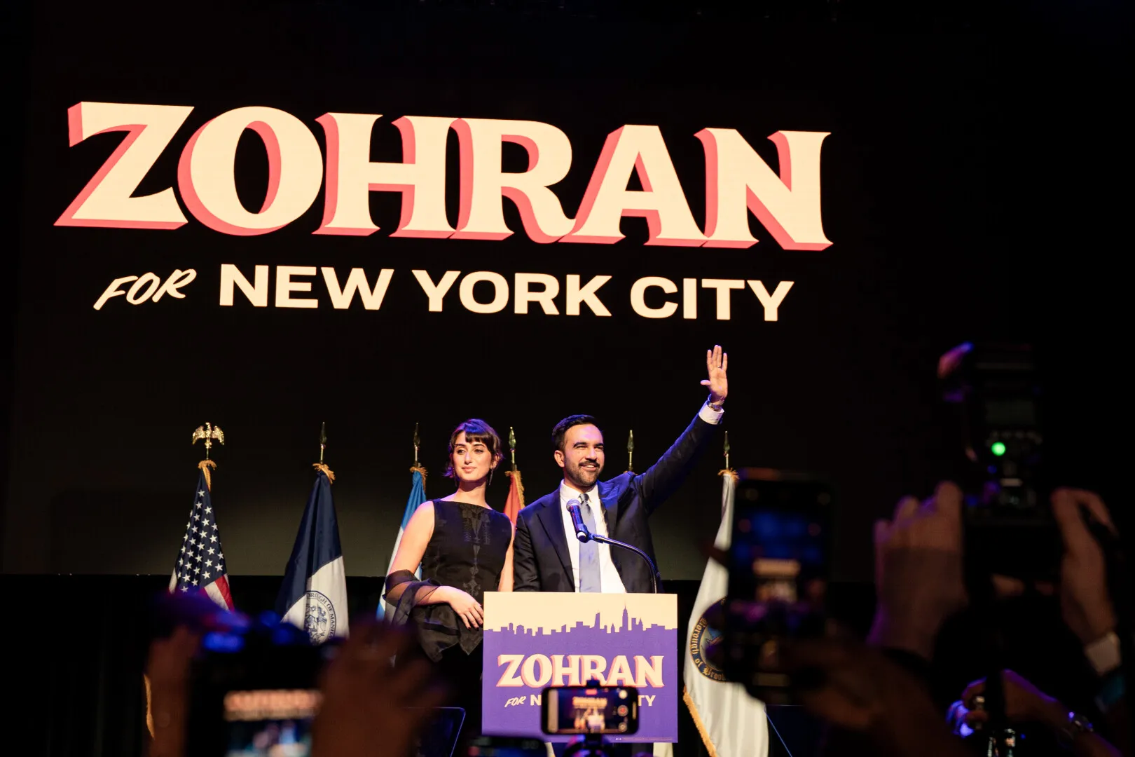 Controverse la New York: Soția primarului, în centrul unei polemici după postările despre atacul Hamas. Reacția lui Zohran Mamdani