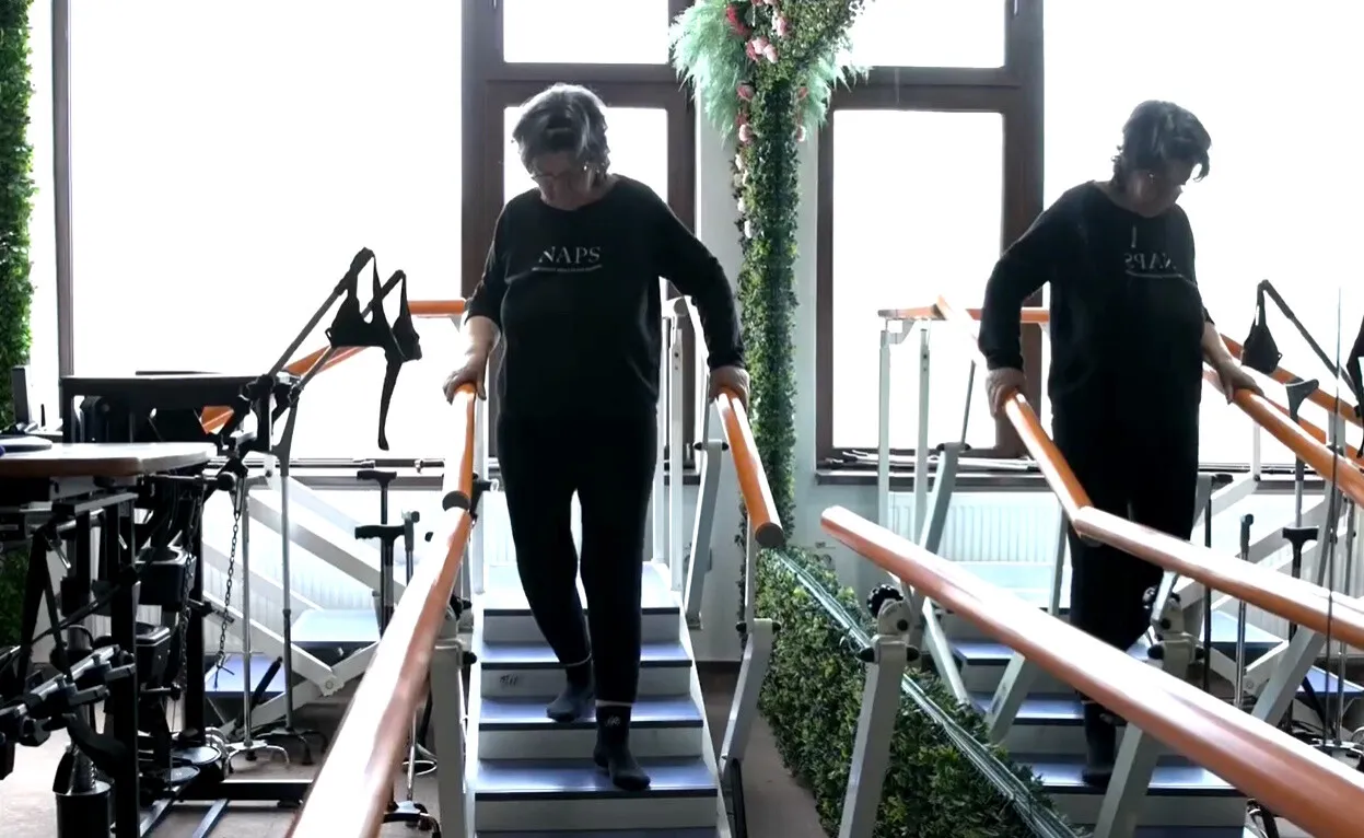 O pacientă se declară uimită de calitatea serviciilor de recuperare medicală dintr-un spital din România