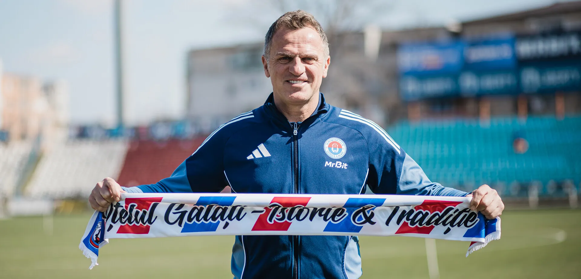 Croatul Stjepan Tomas este noul antrenor al echipei Oţelul. 'Am vorbit inclusiv cu Gică Hagi despre Oţelul şi vin aici cu inima larg deschisă'