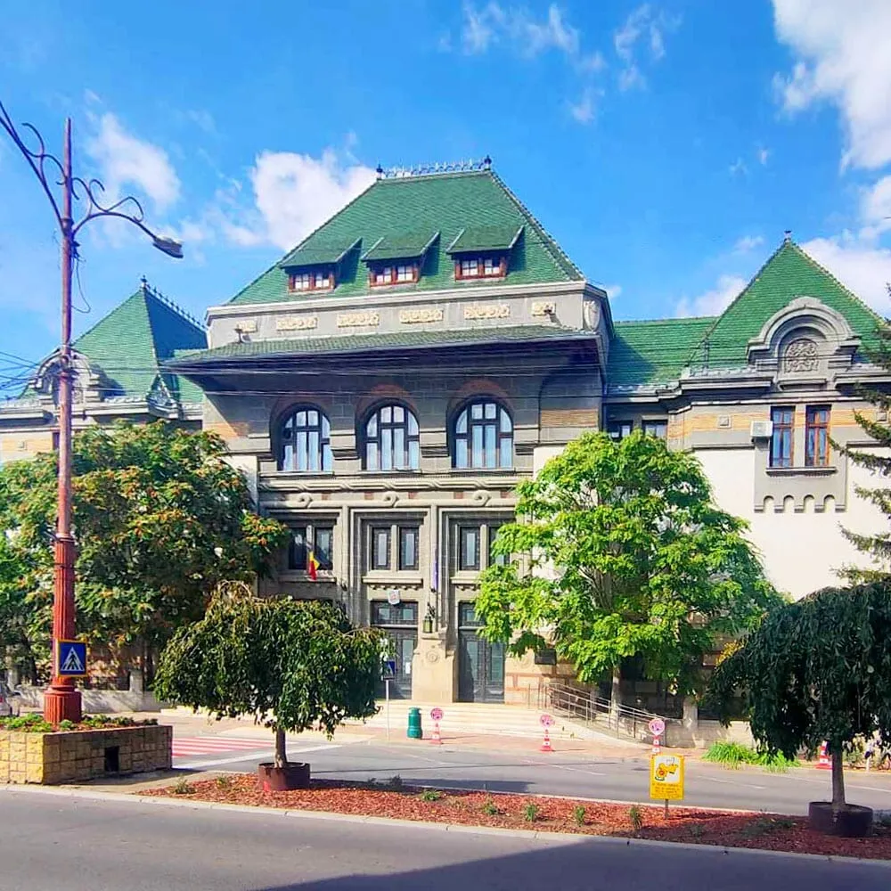 Blocaje la Buzău: Judecătoria funcționează fără sediu, Tribunalul fără lift din cauza lipsei de bani