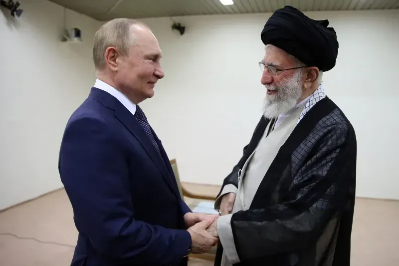 Rusia privește din nou de pe margine. De ce nu sare în ajutorul Iranului în ciuda legăturilor strânse dintre cele două state