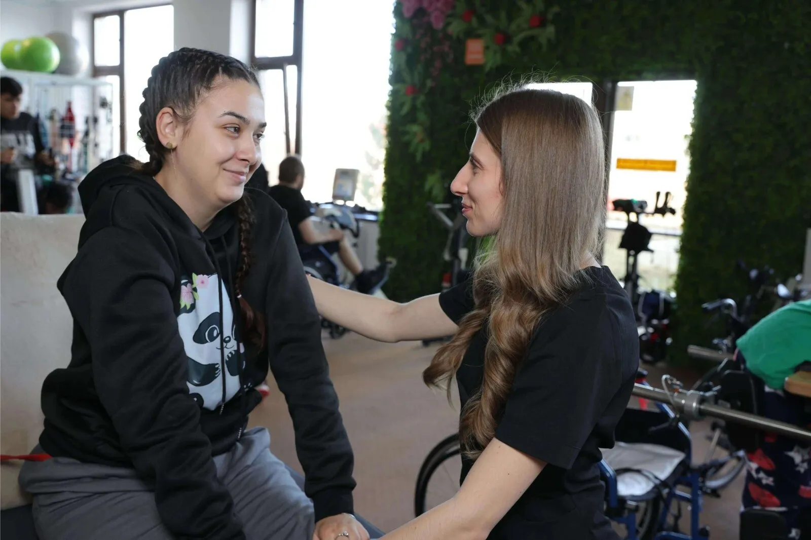 VIDEO La Affidea Hospitals ”Sfântul Sava”, recuperarea medicală intensivă continuă și în zilele de Paște