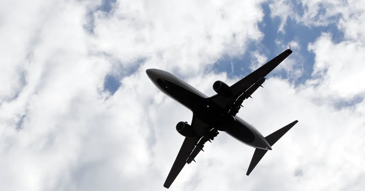 Companiile aeriene japoneze vor crește suprataxele pentru combustibil cu 50-100% pe fondul creșterii prețurilor la combustibil