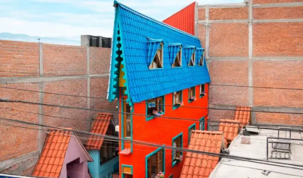 VIDEO Așa arată una dintre cele mai ciudate case din lume: Are o lățime de doar 63 de centimetri, dar deține toate facilitățile moderne