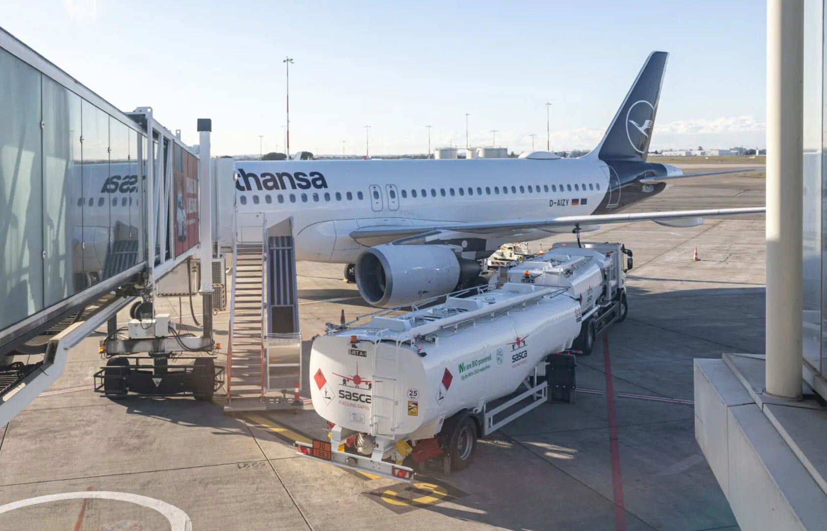 Situația devine alarmantă: aeroporturile Europei sunt în pragul unei crize de combustibil fără precedent