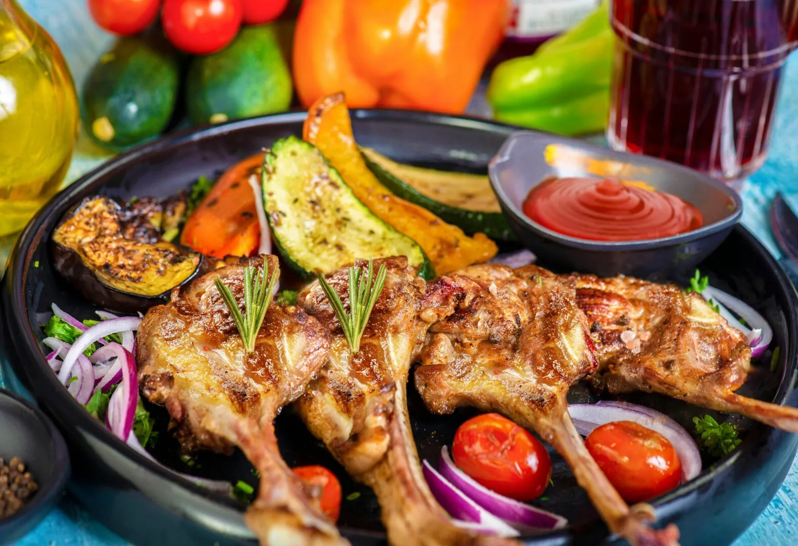 Ce condiment să nu pui niciodată la friptura de miel. Va da un gust amar preparatului