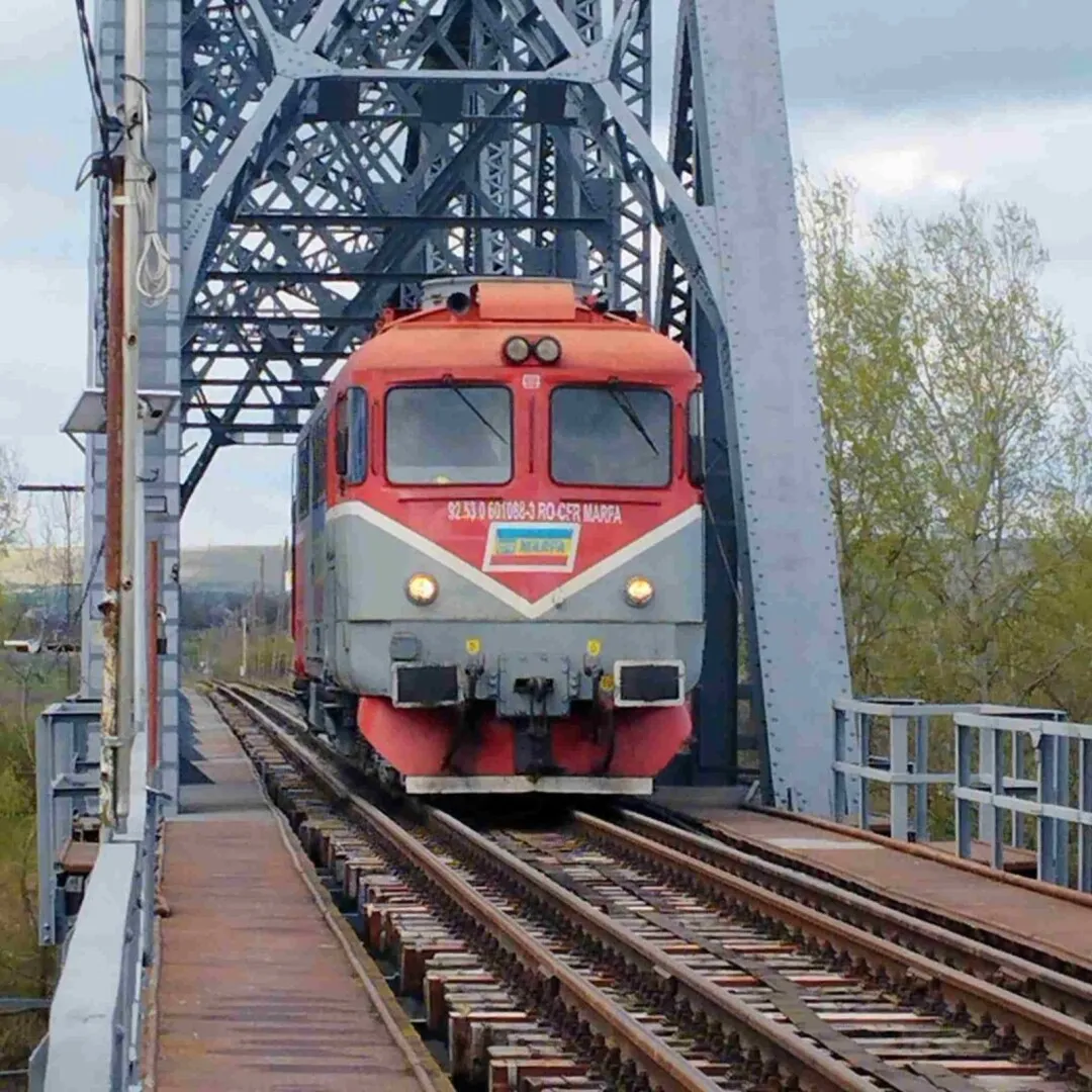 Moment istoric! Prima locomotivă cu ecartament european a trecut Prutul