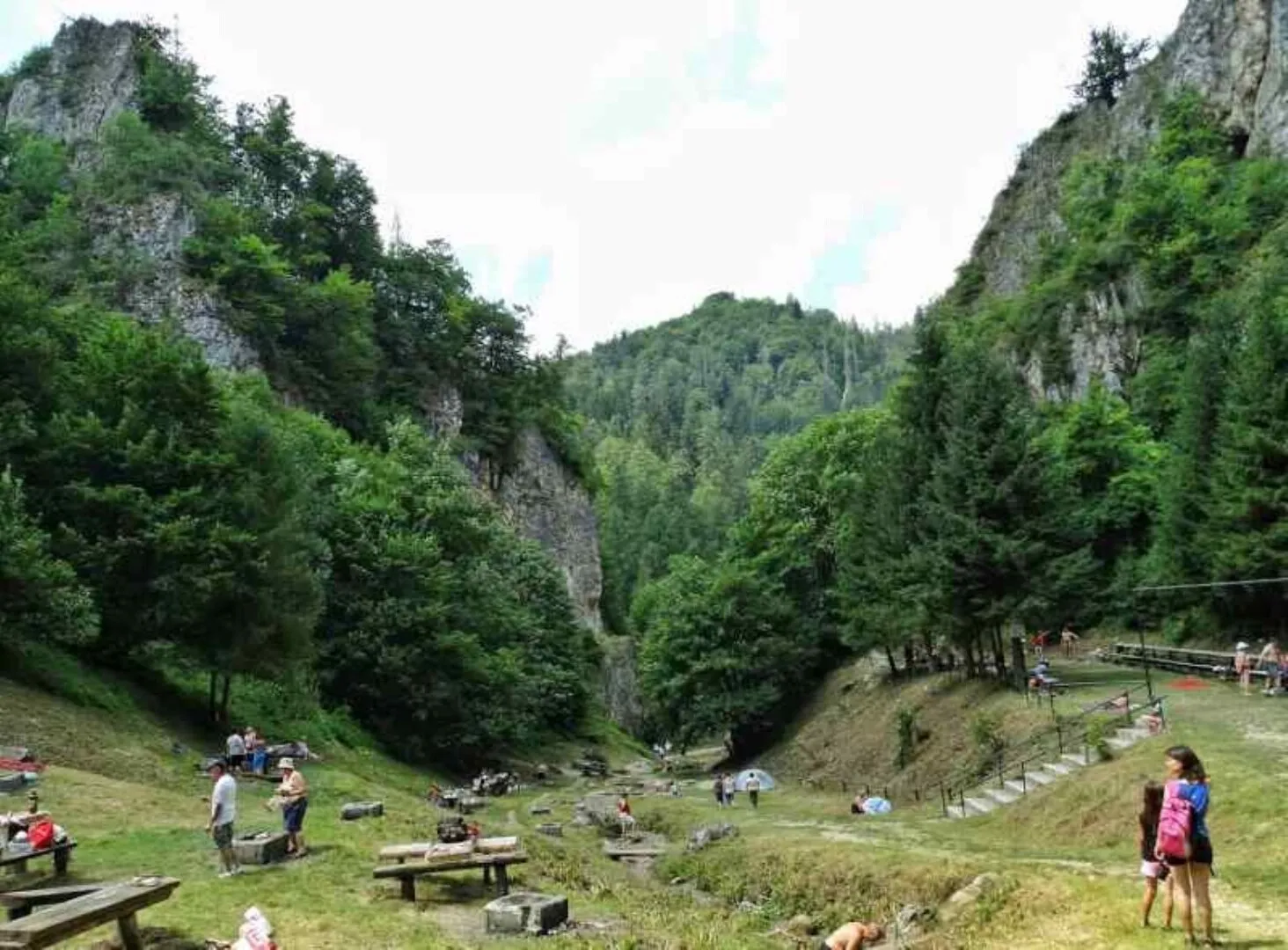 Pietrele lui Solomon o atracţie pentru practicanții de mountain bike şi de alpinism, dar şi pentru mulți brașoveni