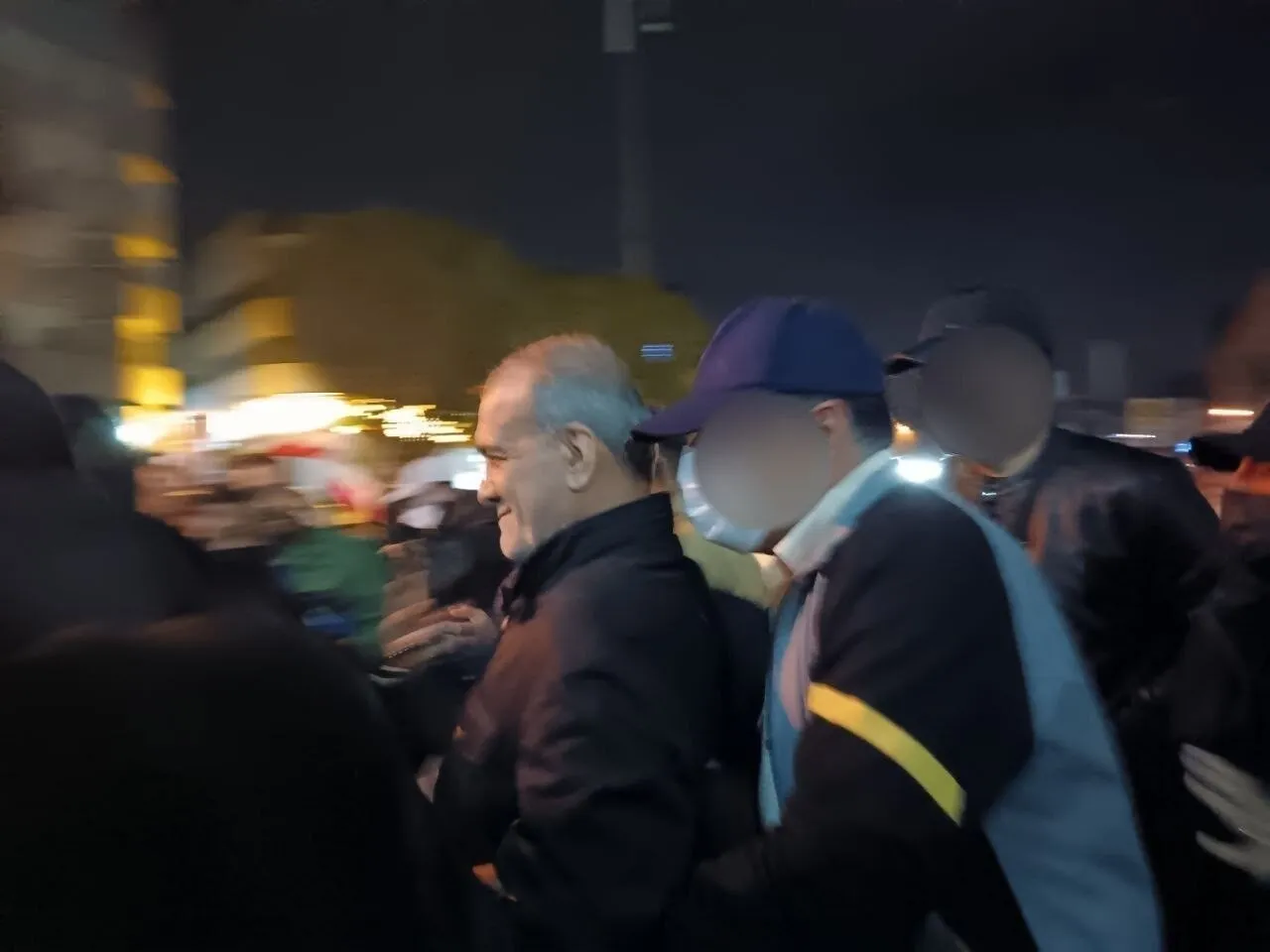 VIDEO Liderii Iranului au schimbat tactica: Au ieșit în stradă alături de populație, pentru a arăta că dețin controlul