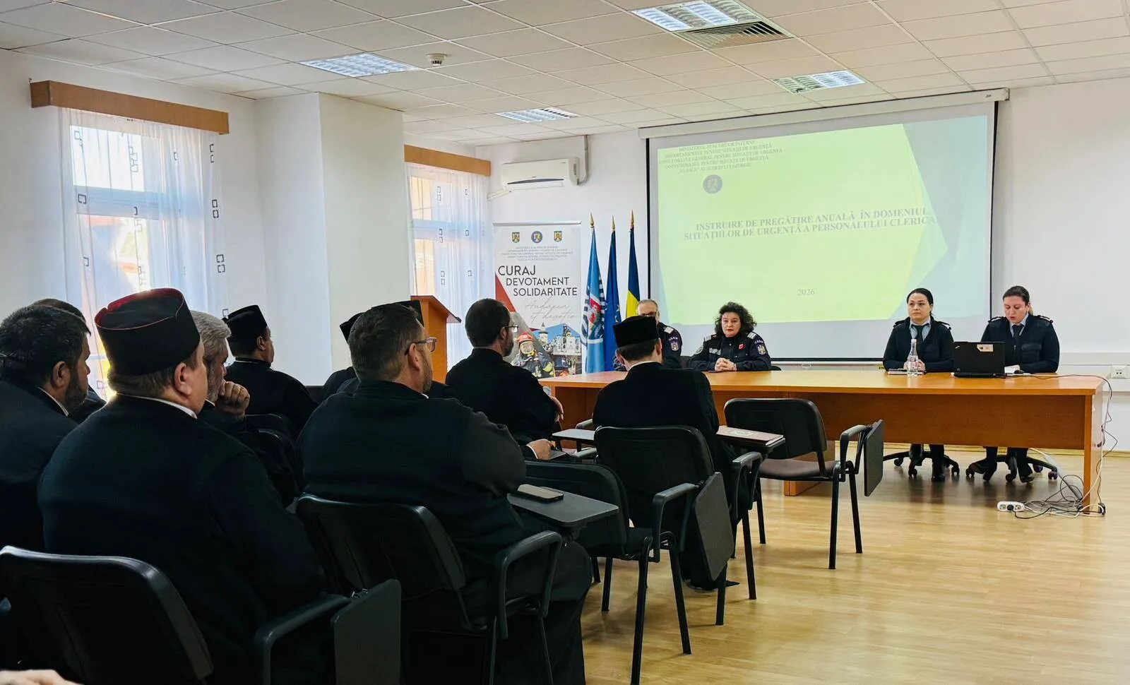 38 de preoți din Giurgiu au fost instruiți de pompieri pentru prevenirea incendiilor și acordarea primului ajutor
