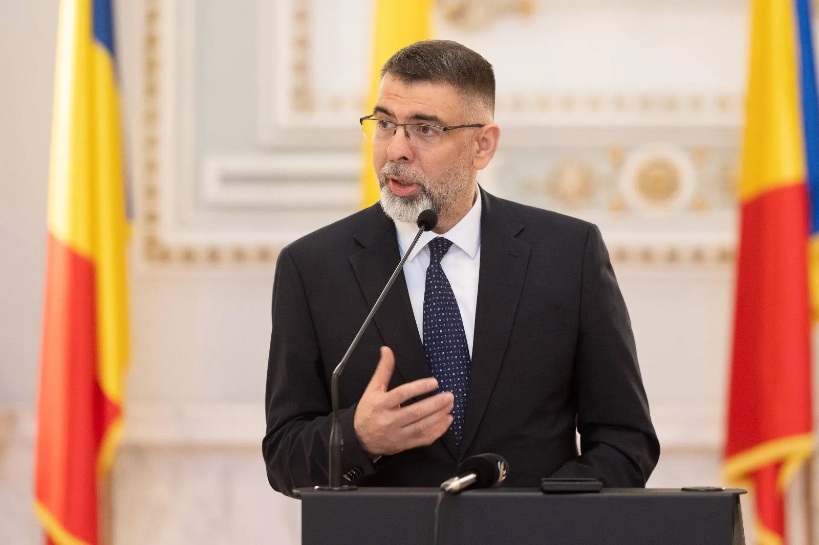 „Lift pentru viață” prinde contur: soluțiile studenților, premiate în Senat, ar putea ajunge în blocurile fără lift