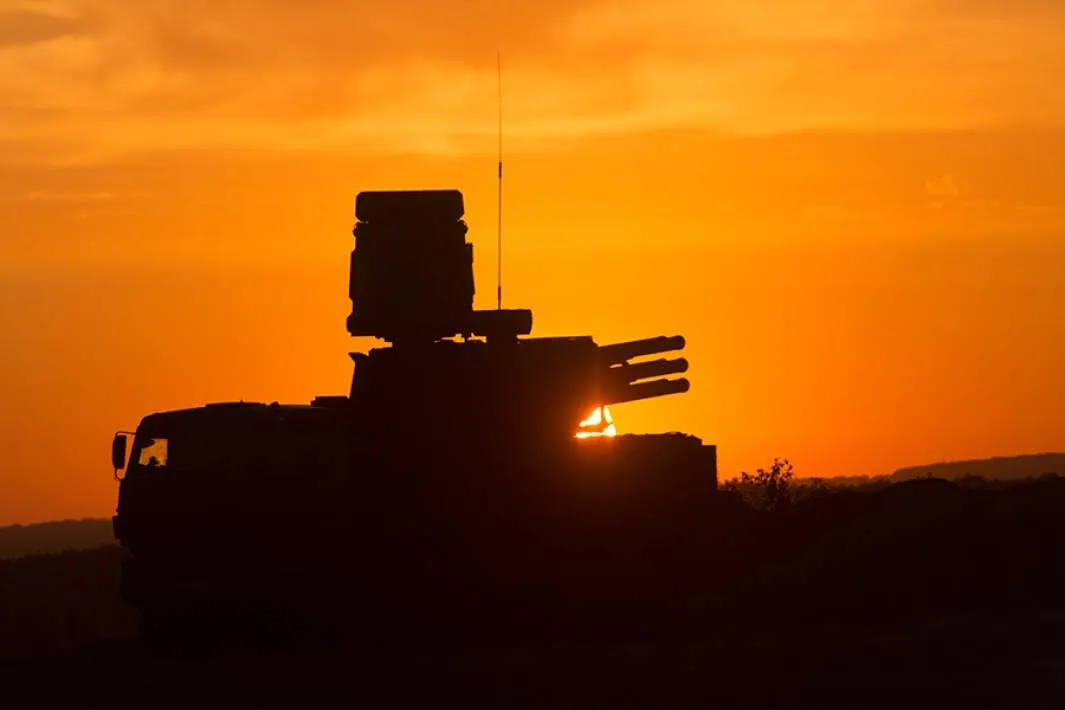 VIDEO Ucrainenii atacă dezlănțuit în interiorul Rusiei: Au lansat roiuri de drone, care au lovit puternic în doar 3 ore