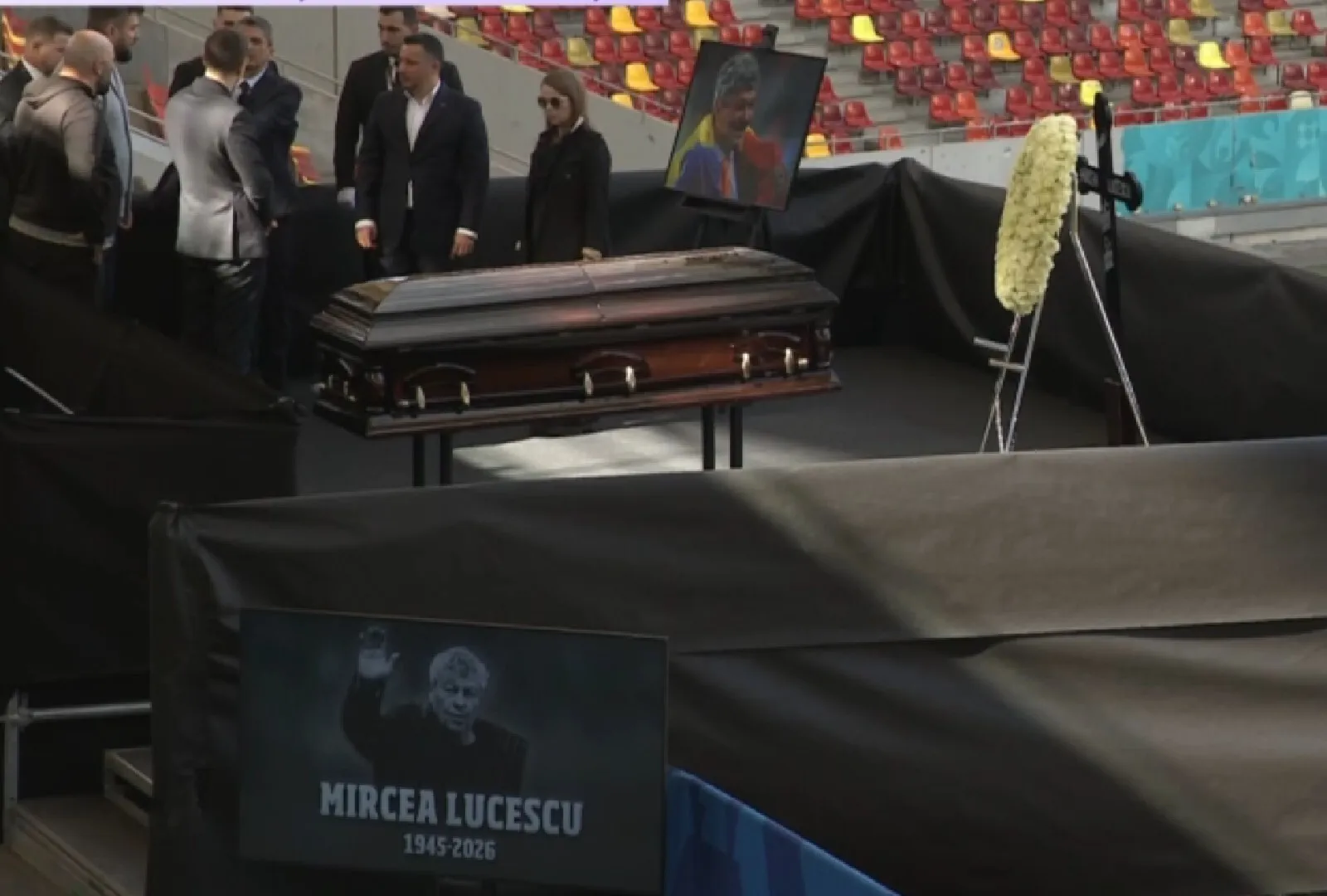 Ultim omagiu pentru Mircea Lucescu. Sicriul cu trupul fostului selecționer al României a fost depus la Arena Națională